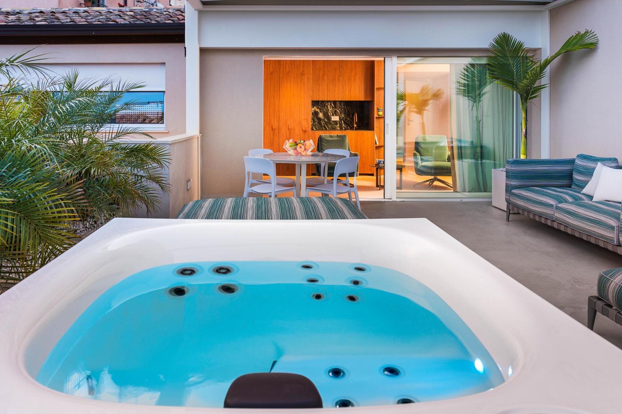 Infinity Aparthotel *